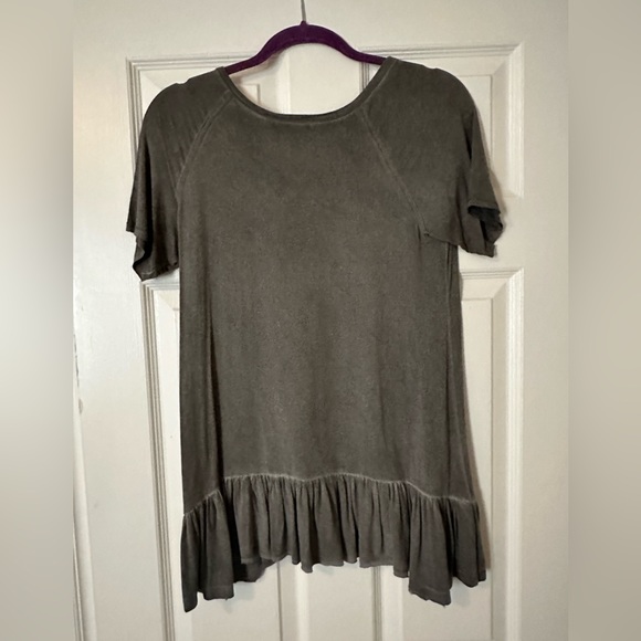 Asymmetrical Ruffle Top - Picture 3 of 5